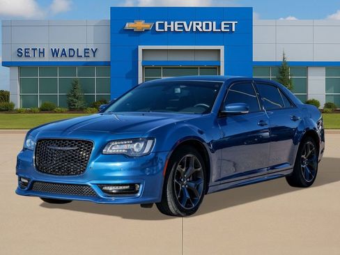 Used 2022 Chrysler 300 Touring L image 3
