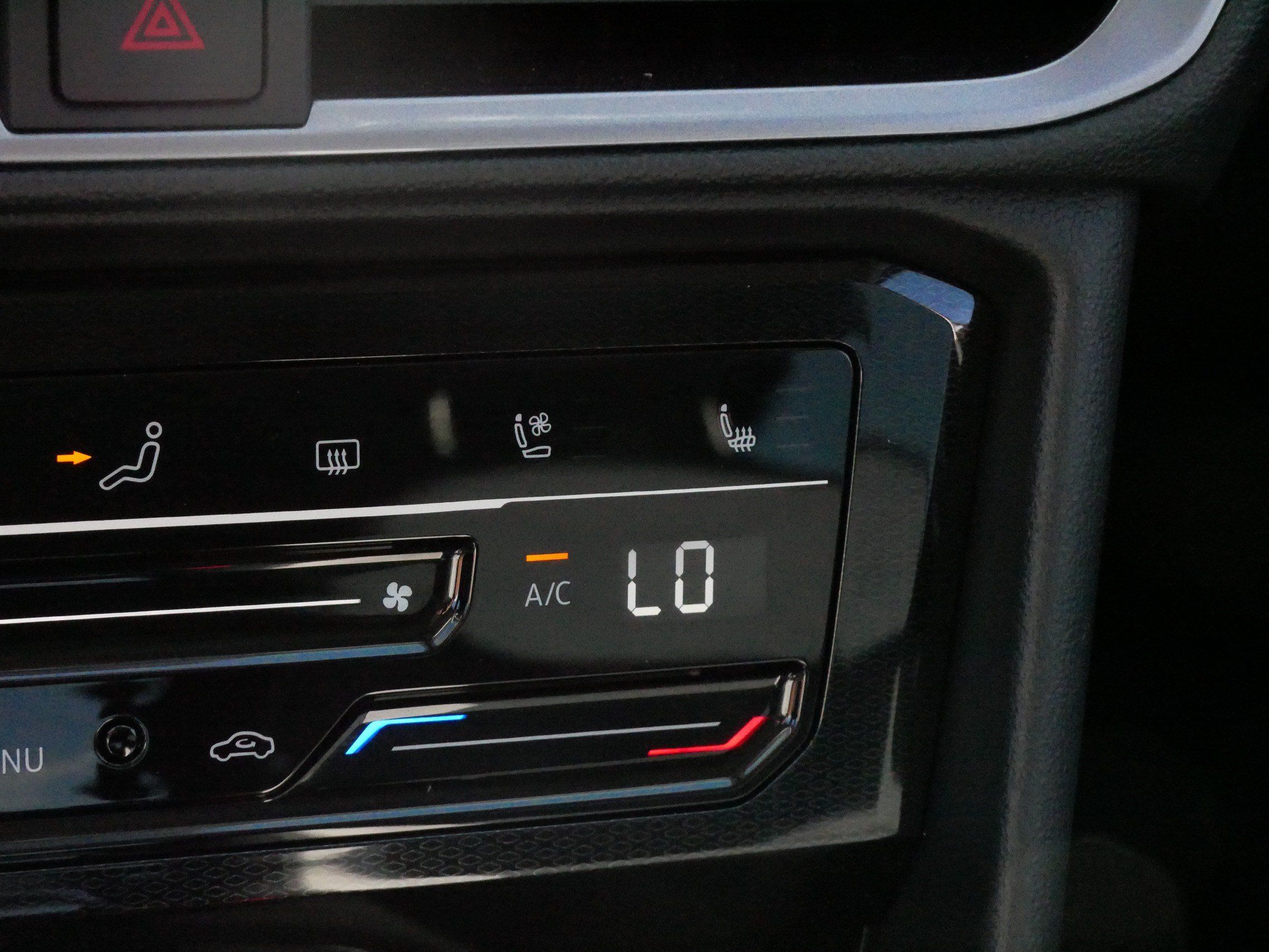 Certified 2025 Volkswagen Taos SEL AWD/4WD image 30