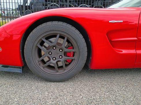 Used 2001 Chevrolet Corvette Z06 w/ Memory Pkg RWD image 24