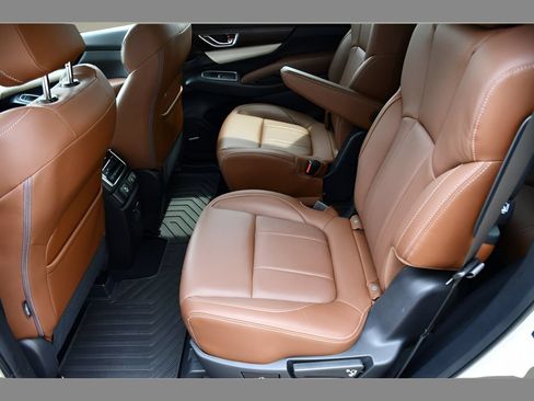 Used 2019 Subaru Ascent Touring w/ Popular Package #3 AWD/4WD image 16