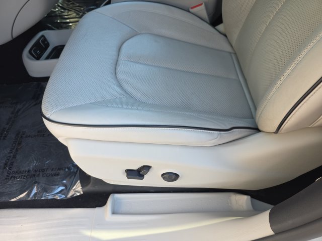 Used 2020 Chrysler Pacifica Limited w/ Advanced Safetytec Group FWD image 23