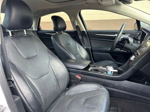 Used 2019 Ford Fusion Titanium AWD/4WD image 16