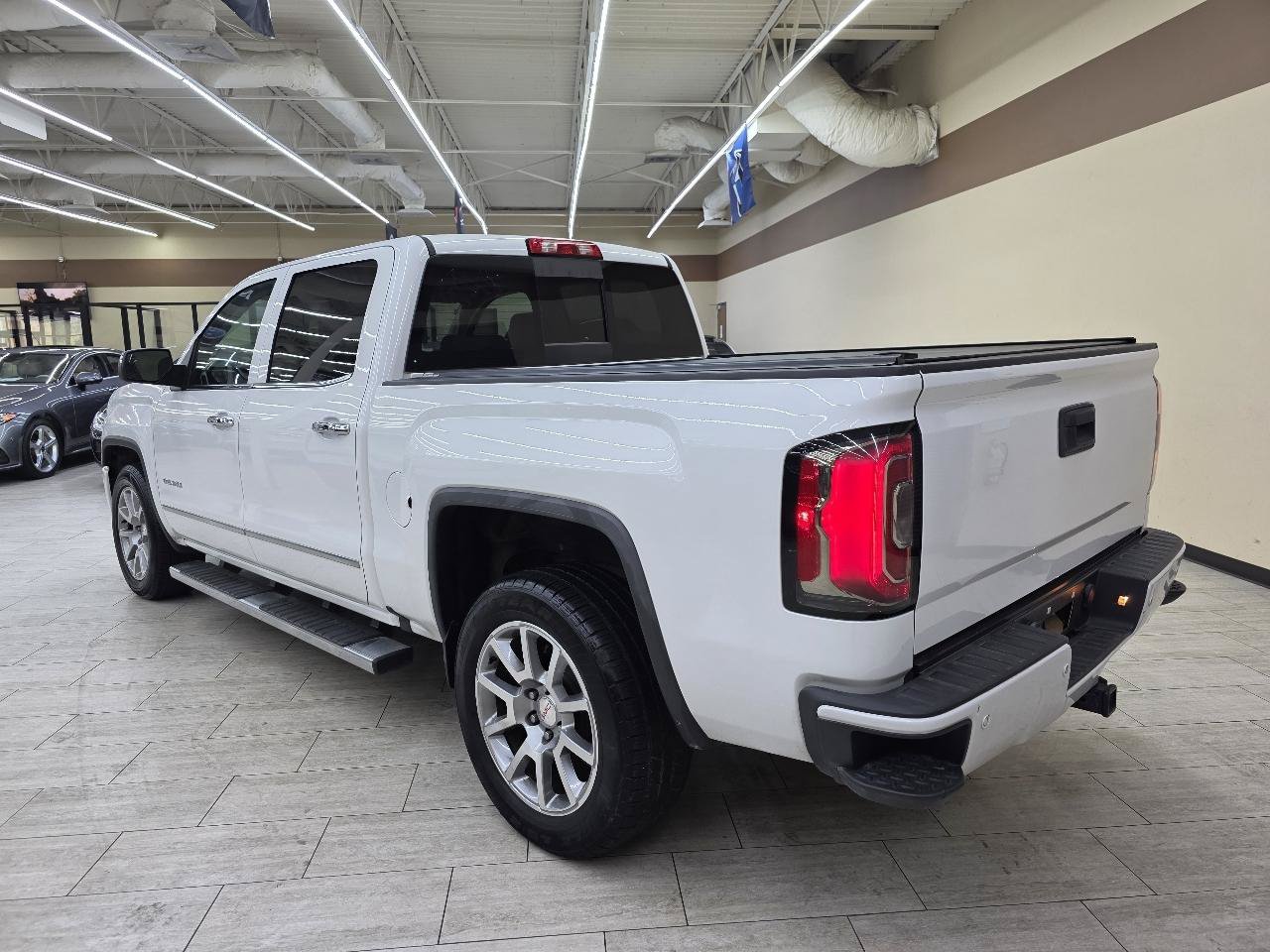 Used 2017 GMC Sierra 1500 Denali AWD/4WD image 8