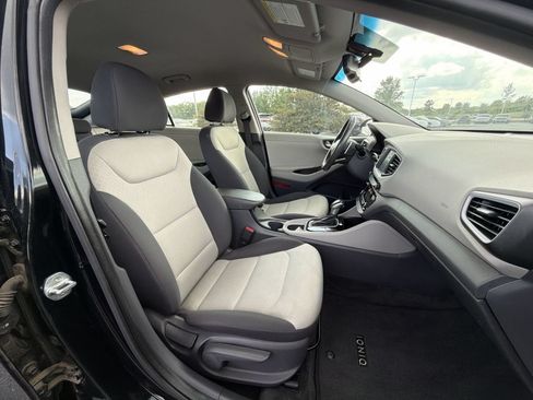 Used 2019 Hyundai Ioniq Plug-In Hybrid FWD image 24