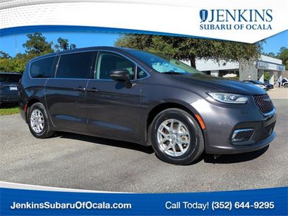 Used 2023 Chrysler Pacifica Touring-L
