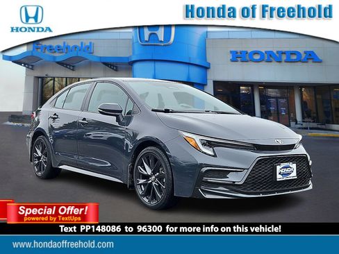 Used 2023 Toyota Corolla SE w/ Carpet Mat Package (TMS) image 1