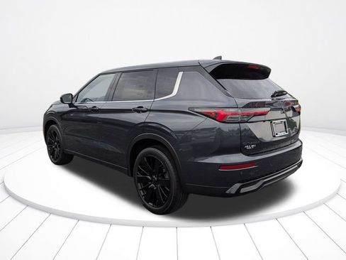 New 2026 Mitsubishi Outlander LE FWD image 5