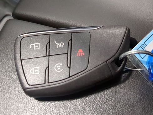 Used 2023 Buick Envision Essence image 45