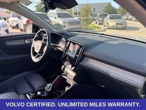 Used 2026 Volvo XC40 B5 Plus AWD/4WD image 13