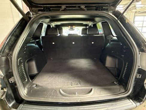 Used 2021 Jeep Grand Cherokee Limited AWD/4WD image 26