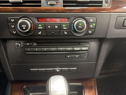 Used 2011 BMW 328i xDrive Sedan image 15