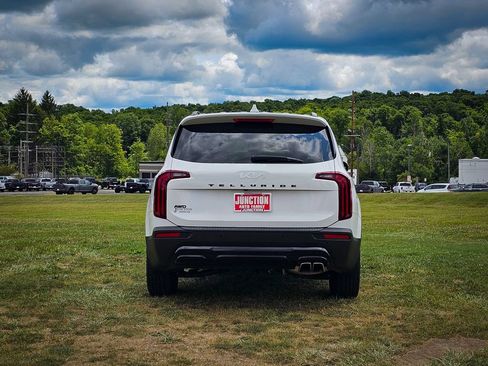 Used 2022 Kia Telluride EX w/ EX Premium Package AWD/4WD image 4