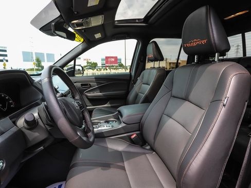 Used 2025 Honda Ridgeline TrailSport image 11