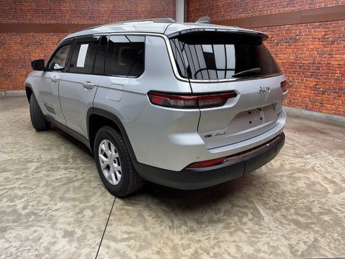 Used 2022 Jeep Grand Cherokee L Limited image 3