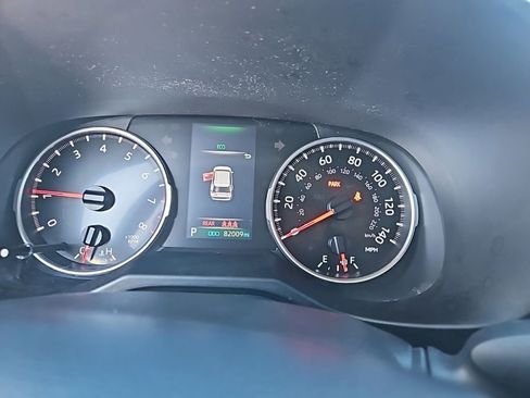 Used 2021 Toyota RAV4 LE image 17