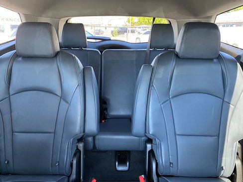Used 2020 Buick Enclave Essence FWD image 27