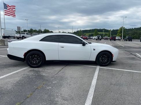 Used 2026 Dodge Charger Scat Pack AWD/4WD image 6