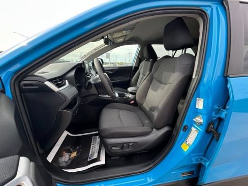 Used 2021 Toyota RAV4 XLE FWD image 18