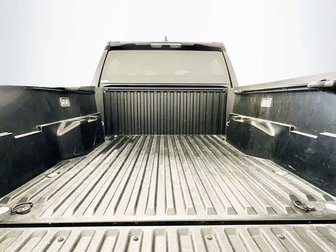 Used 2025 Toyota Tacoma TRD Off-Road image 30