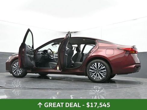 Used 2023 Nissan Altima 2.5 SV FWD image 71