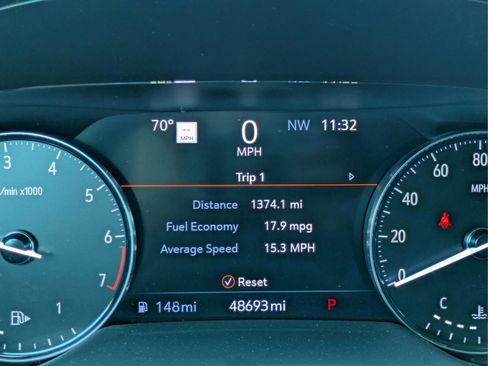 Used 2021 Buick Envision Essence w/ Technology Package I FWD image 29