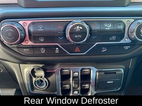 Used 2021 Jeep Wrangler Unlimited Sport AWD/4WD image 14