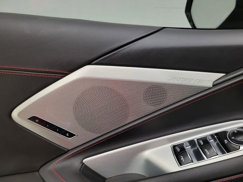 Used 2022 Chevrolet Corvette Stingray Premium Conv w/ Z51 Performance Package RWD image 4