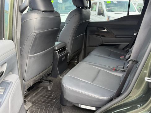 Used 2025 Lexus GX 550 w/ Accessory Package (31) image 96