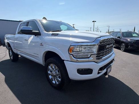Used 2019 RAM 2500 Limited AWD/4WD image 2
