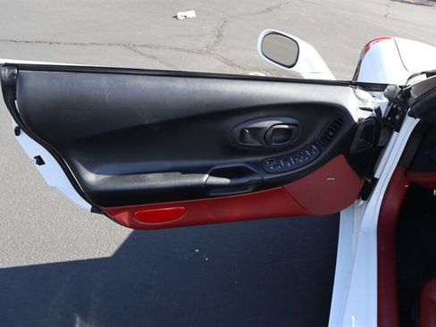 Used 1998 Chevrolet Corvette w/ Performance Handling Pkg image 14