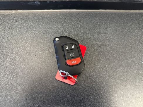 Used 2024 Jeep Wrangler Unlimited Rubicon w/ Convenience Group image 18