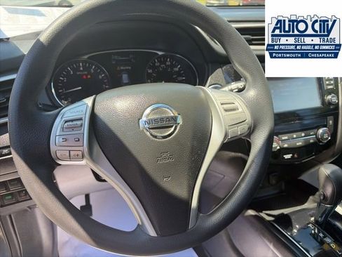 Used 2015 Nissan Rogue SV w/ SV Premium Package FWD image 17