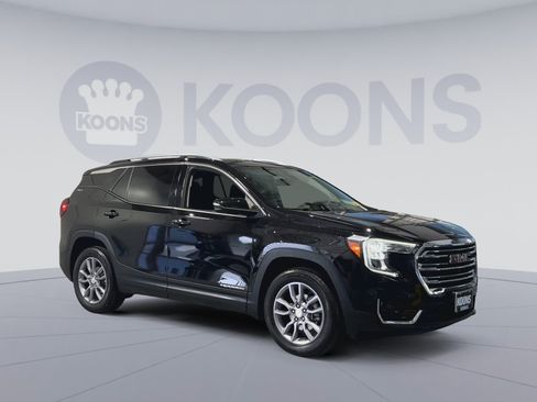 Used 2022 GMC Terrain SLT w/ Tech Package AWD/4WD image 2