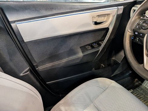 Used 2014 Toyota Corolla LE Premium image 30