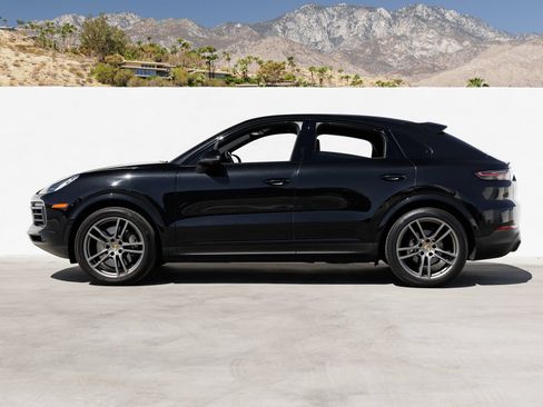 Certified 2023 Porsche Cayenne Coupe AWD/4WD image 2