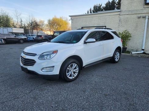 Used 2017 Chevrolet Equinox LT w/ Convenience Package image 3