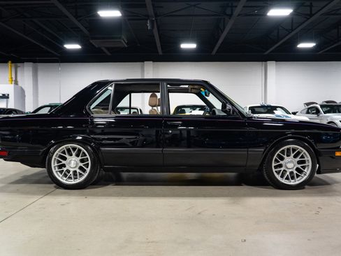Used 1988 BMW M5 RWD image 10