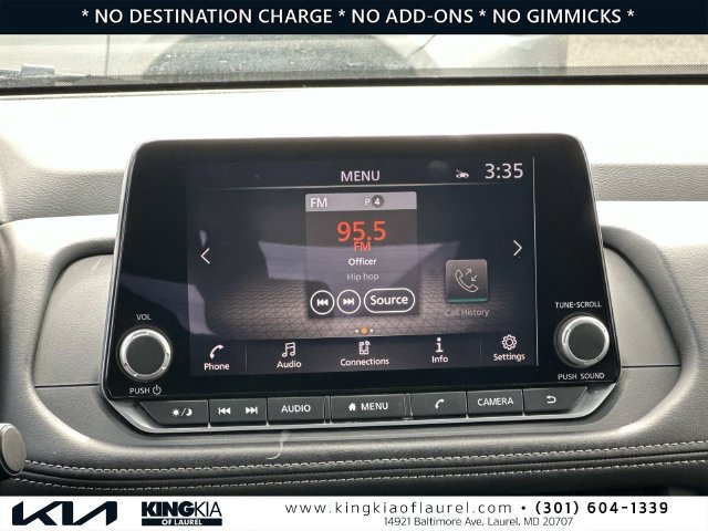 Used 2025 Nissan Rogue SV AWD/4WD image 3