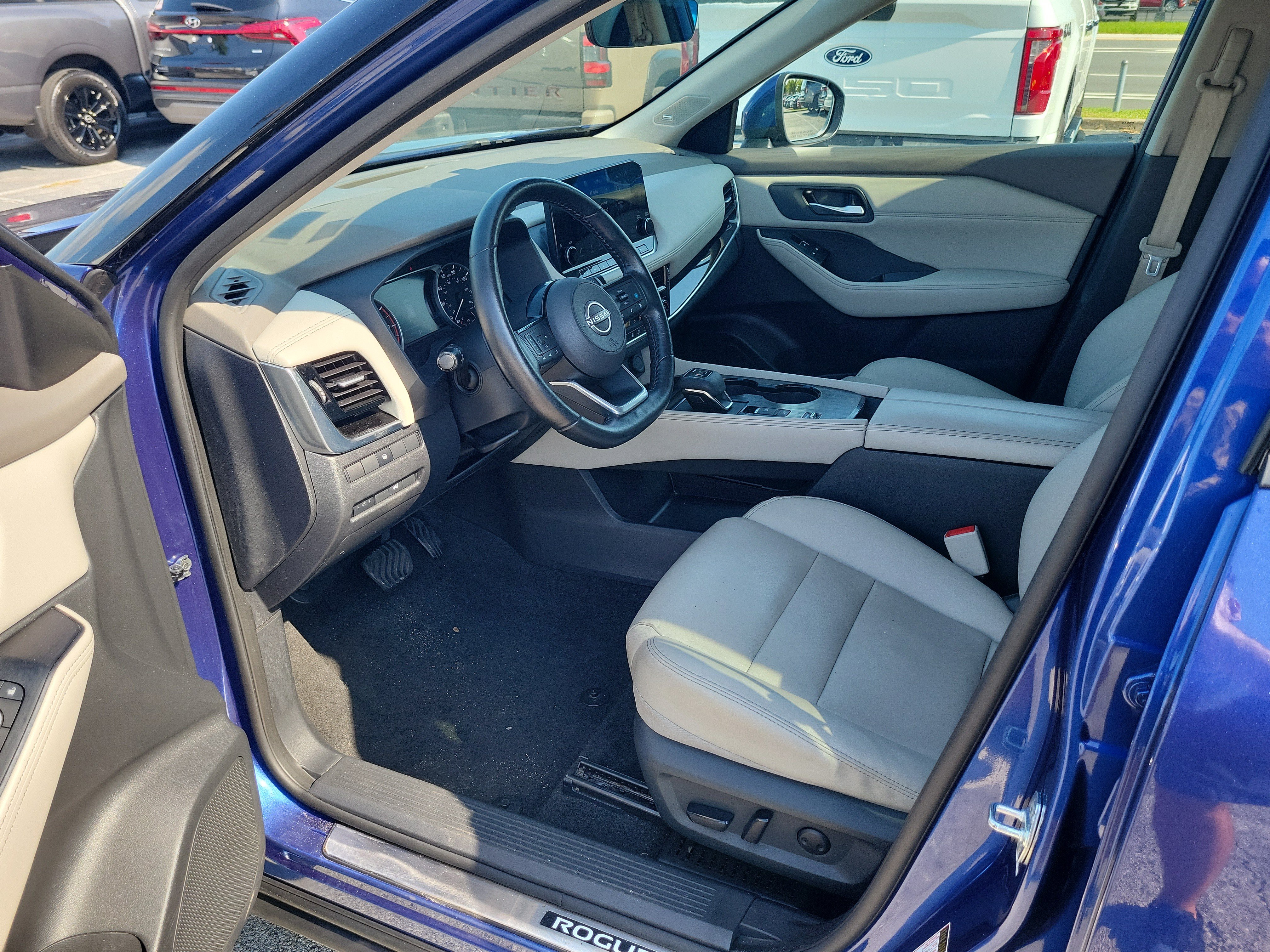 Certified 2023 Nissan Rogue SL w/ SL Premium Package FWD image 12