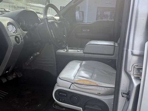 Used 2006 Lincoln Mark LT image 9