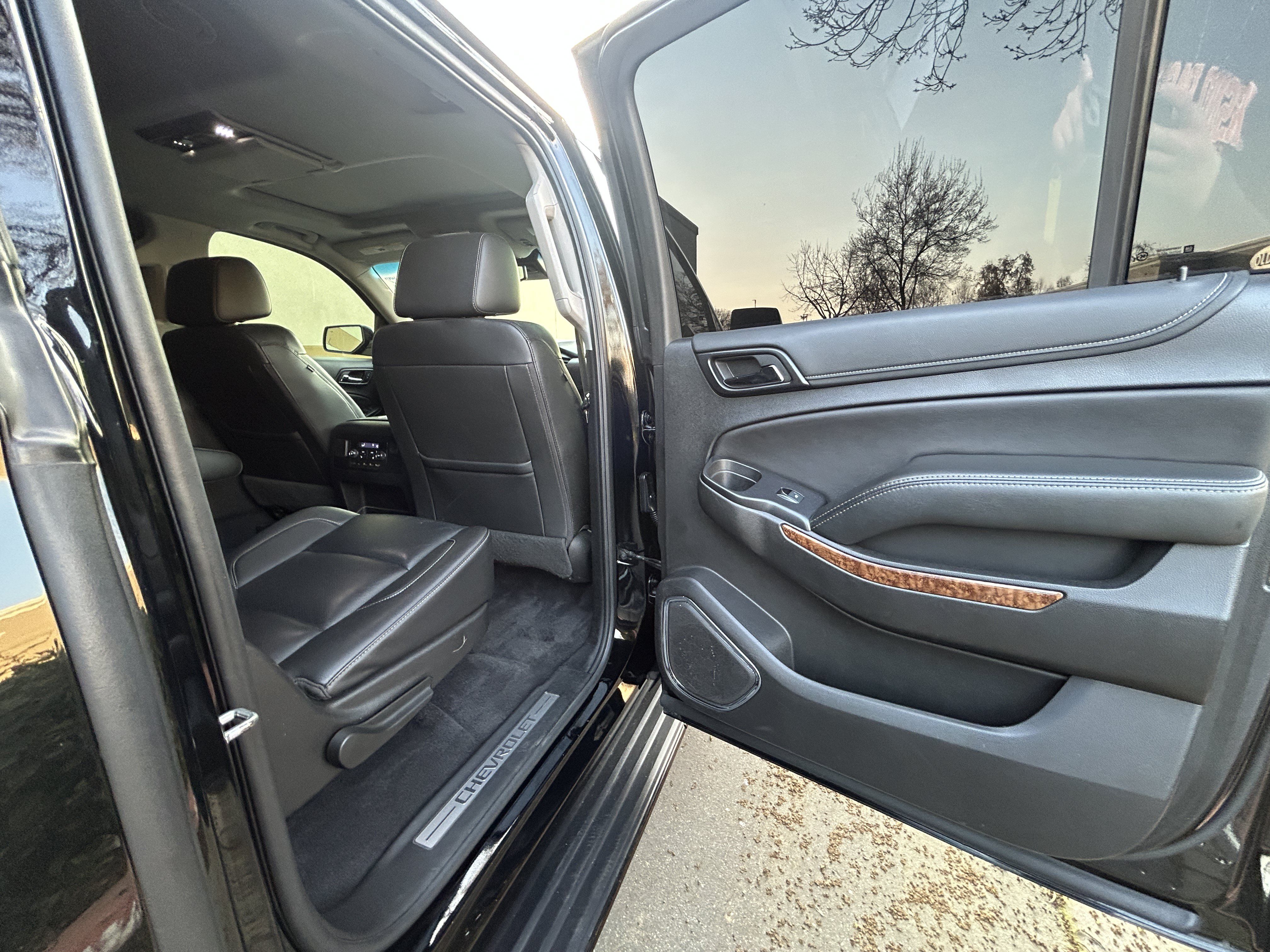 Used 2019 Chevrolet Suburban Premier AWD/4WD image 30