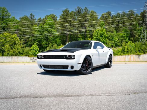 Used 2019 Dodge Challenger SRT Hellcat RWD image 1