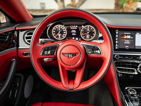 Used 2022 Bentley Flying Spur V8 image 48