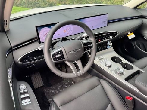 New 2026 Genesis GV70 2.5T Select image 2