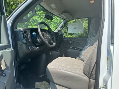 New 2025 Chevrolet Express 3500 w/ Power Convenience Package RWD image 29