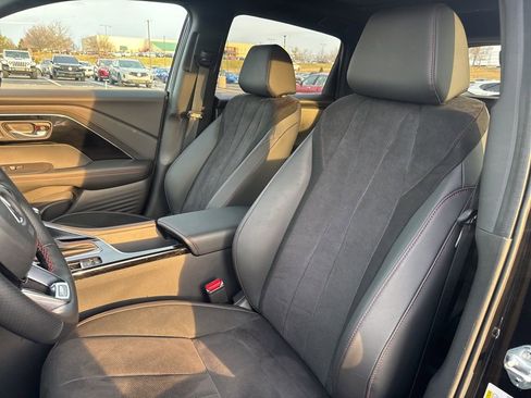 Used 2025 Acura ADX A-Spec image 9