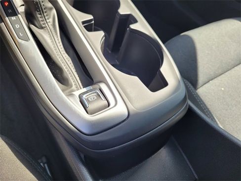 Certified 2025 Chevrolet Trax LS image 21