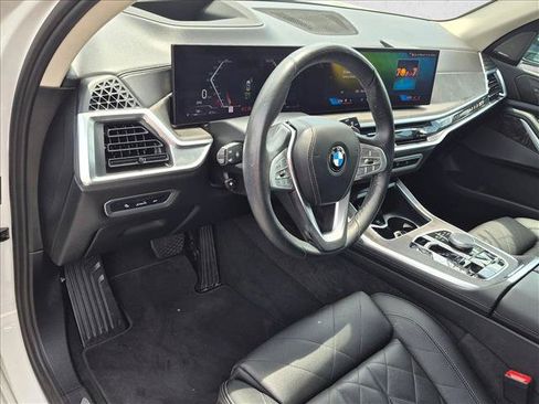 Used 2024 BMW X7 xDrive40i AWD/4WD image 2
