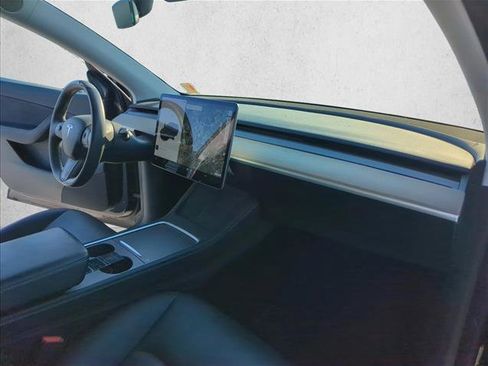 Used 2021 Tesla Model Y Performance image 22
