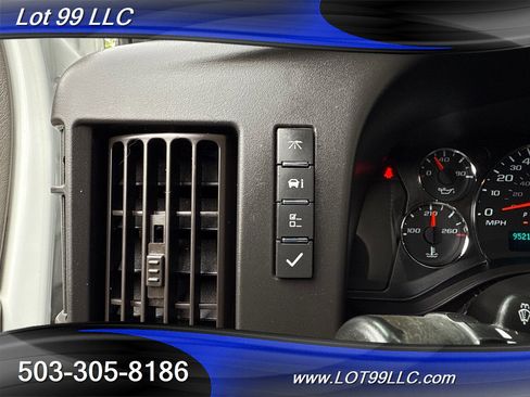 Used 2019 Chevrolet Express 3500 w/ Driver Convenience Package image 32